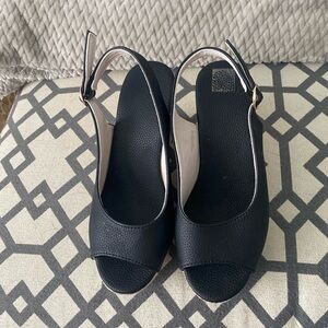 Elegant Black Slingback Sandals